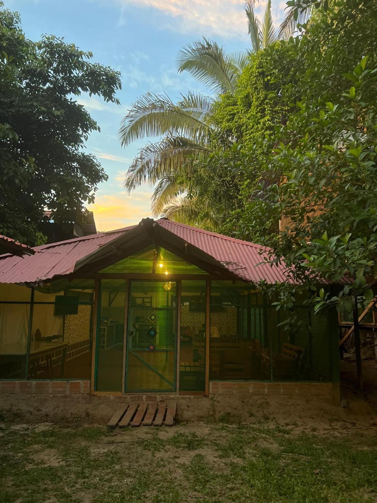 Chaikoni Lodge Пукальпа Екстер'єр фото